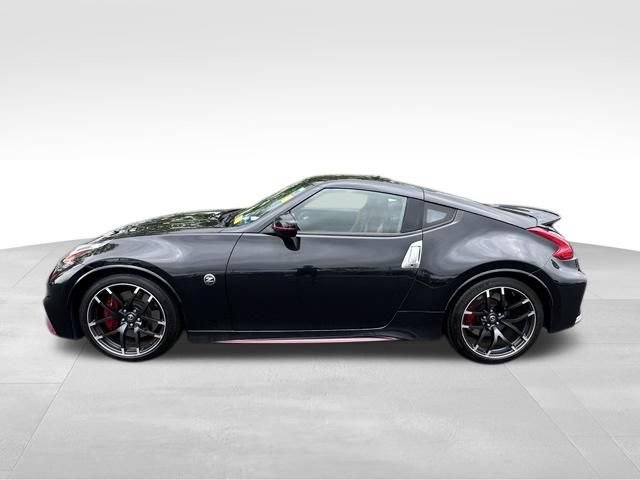 Used 2016 Nissan 370Z NISMO RWD image 2
