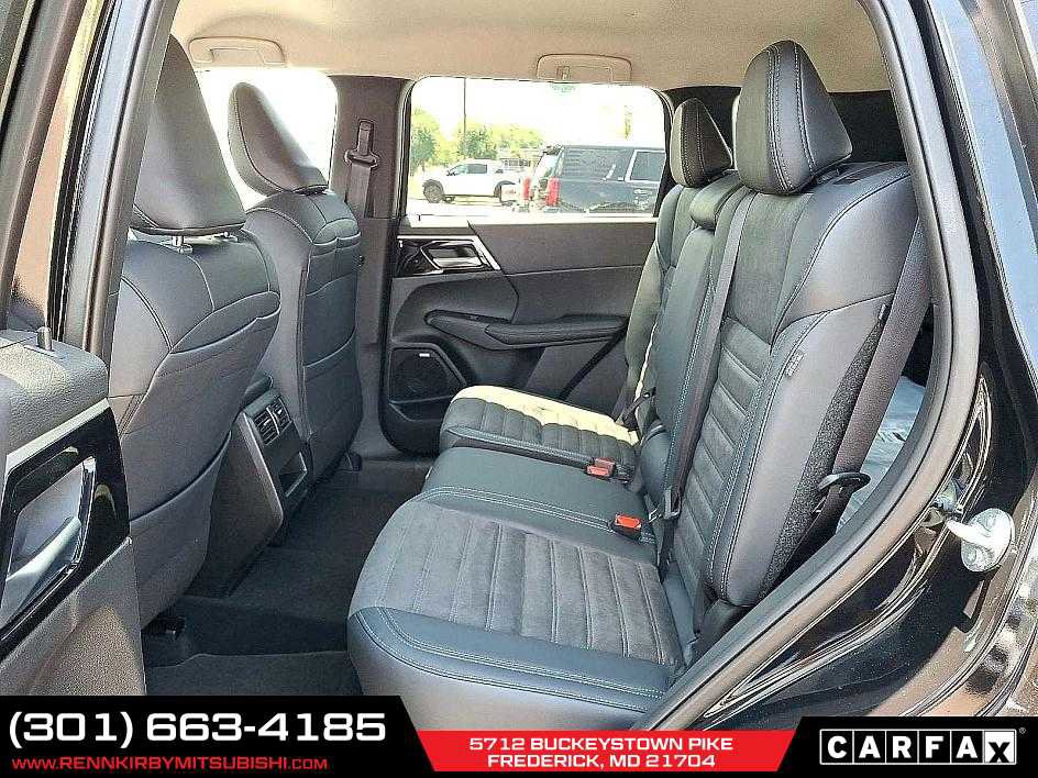 New 2025 Mitsubishi Outlander SE image 6