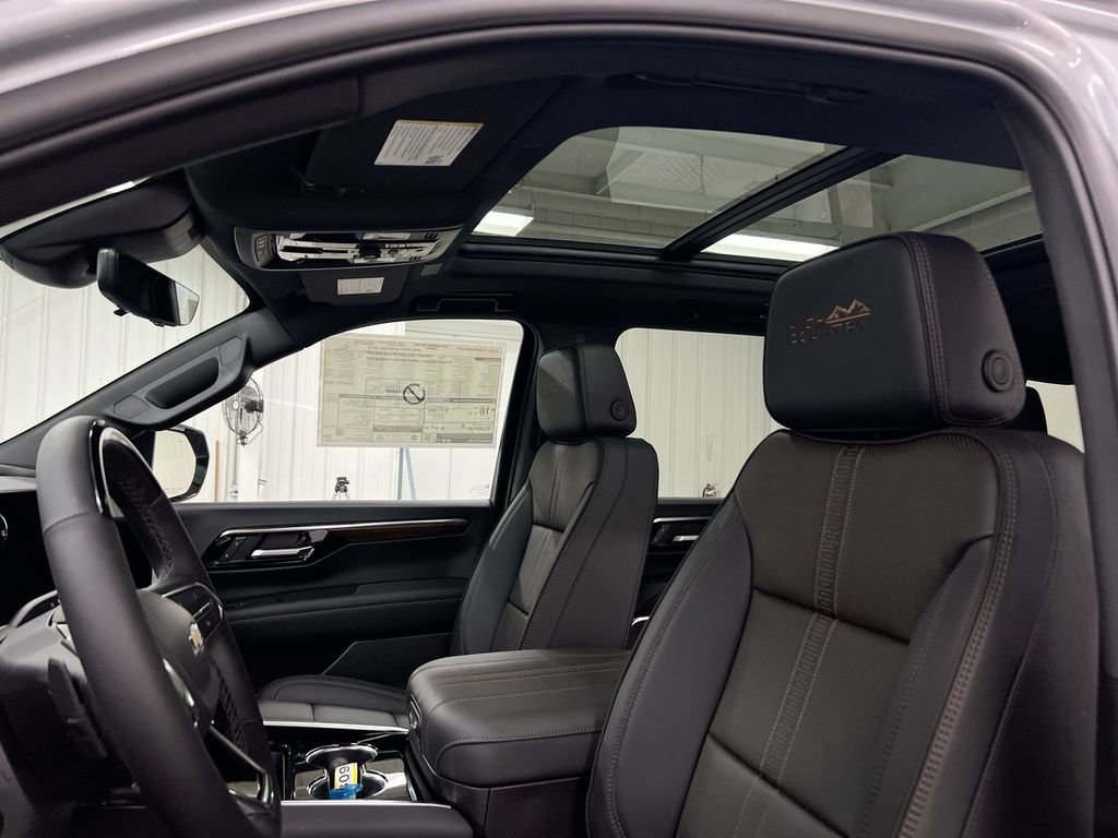 New 2026 Chevrolet Suburban High Country image 20