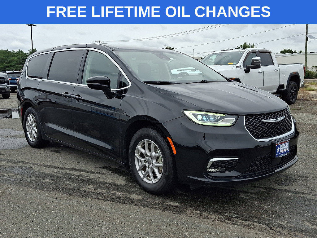 Used 2024 Chrysler Pacifica Touring-L