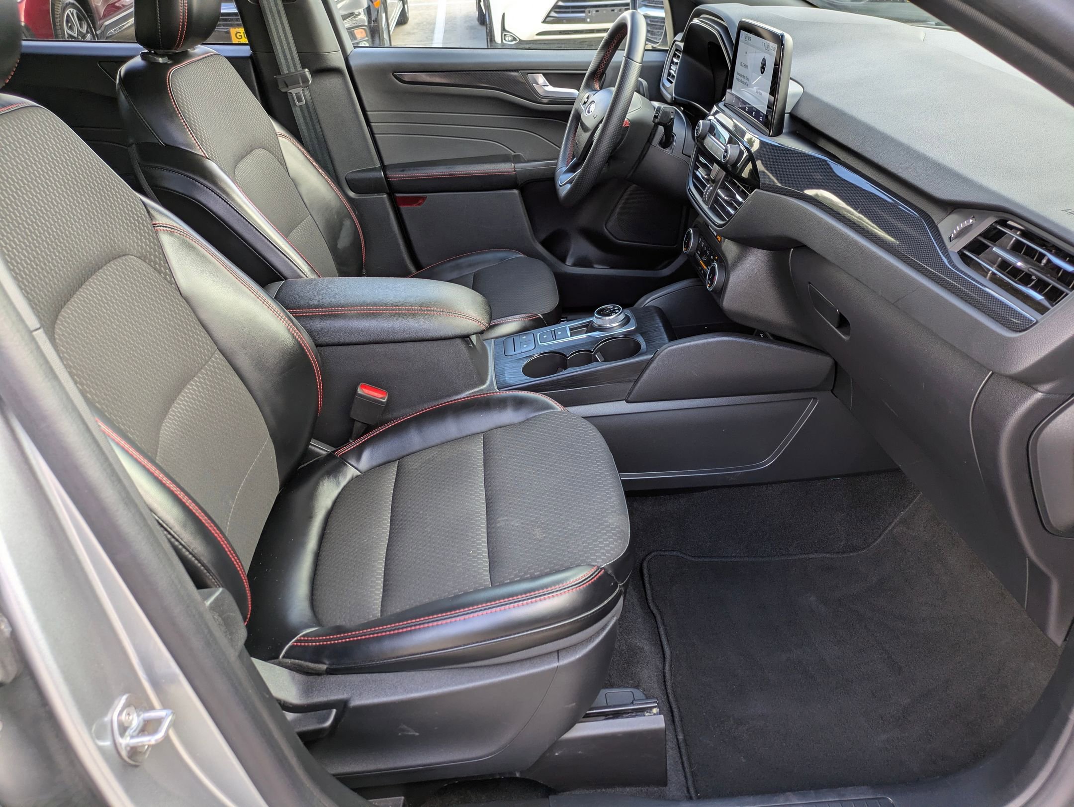 Used 2024 Ford Escape ST-Line image 28