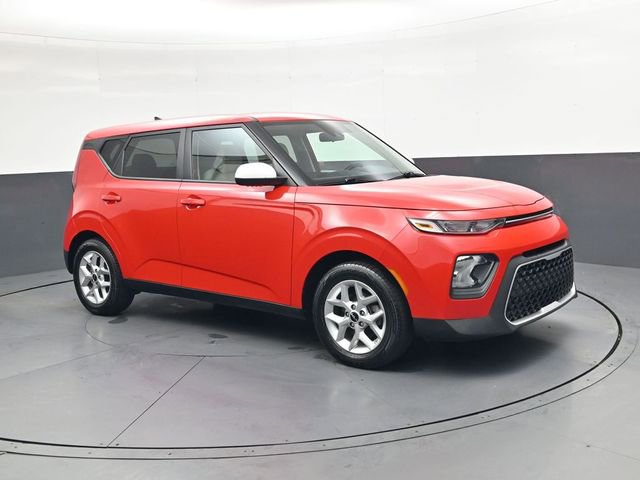 Used 2022 Kia Soul LX w/ Technology Package video 2