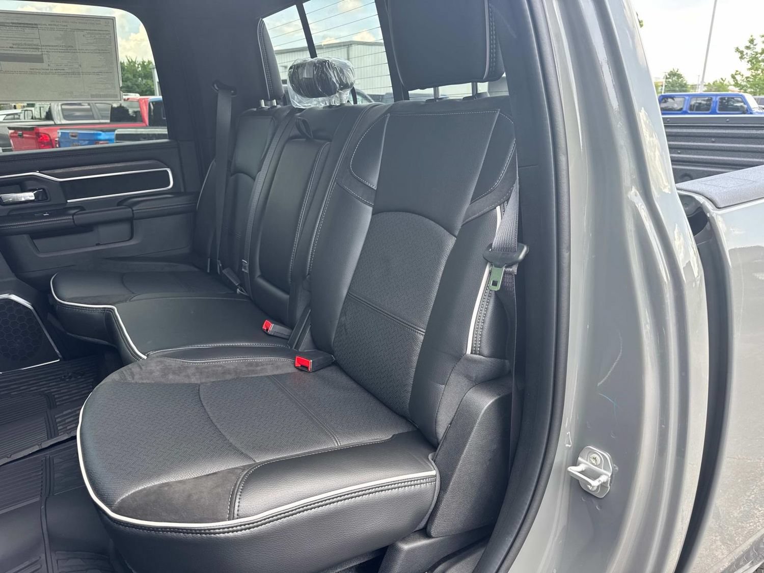 New 2026 RAM 2500 Laramie w/ Night Edition AWD/4WD image 18
