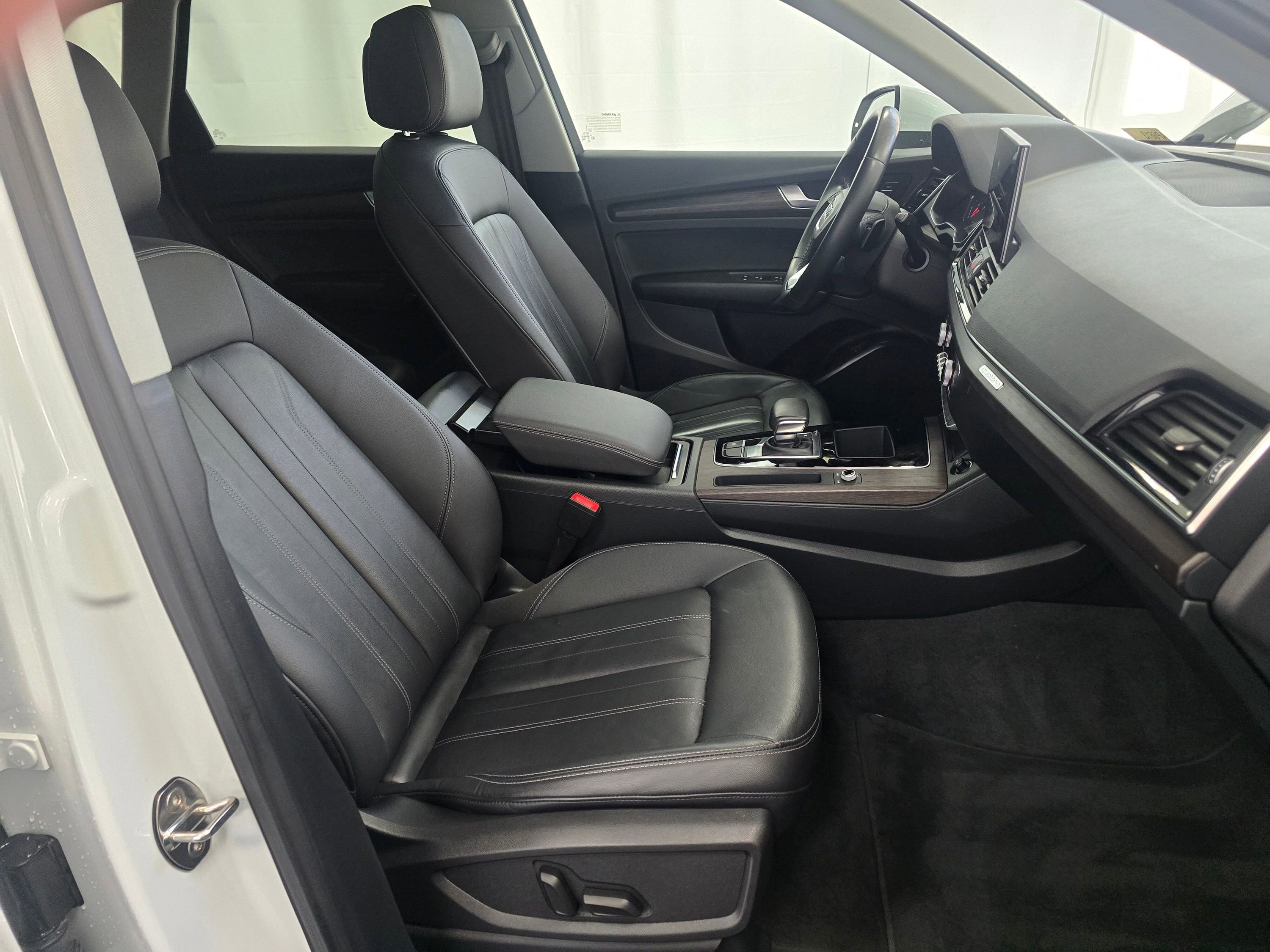 Used 2022 Audi Q5 2.0T Premium w/ Convenience Package image 28