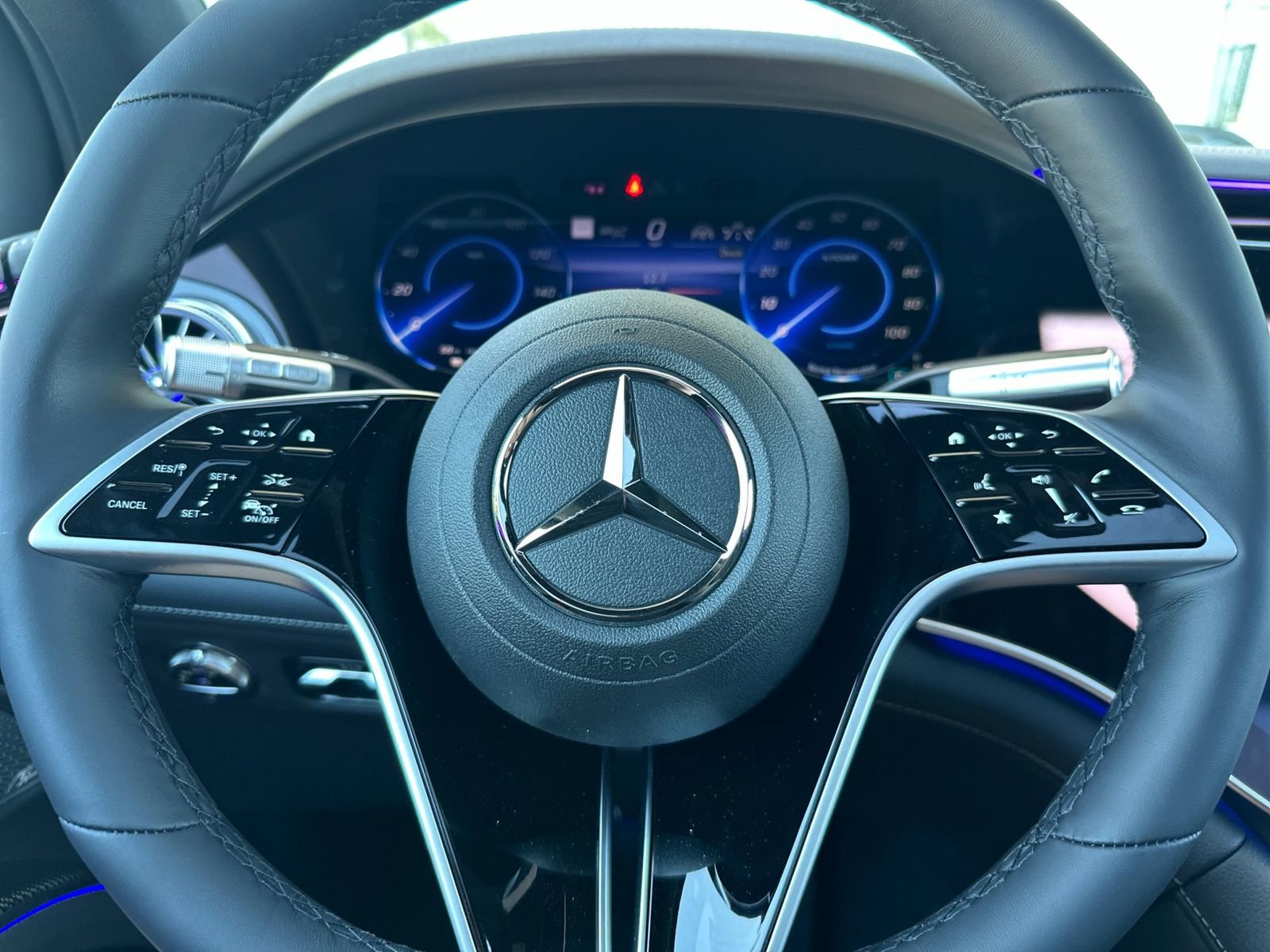 New 2026 Mercedes-Benz EQS 550 4MATIC SUV image 26