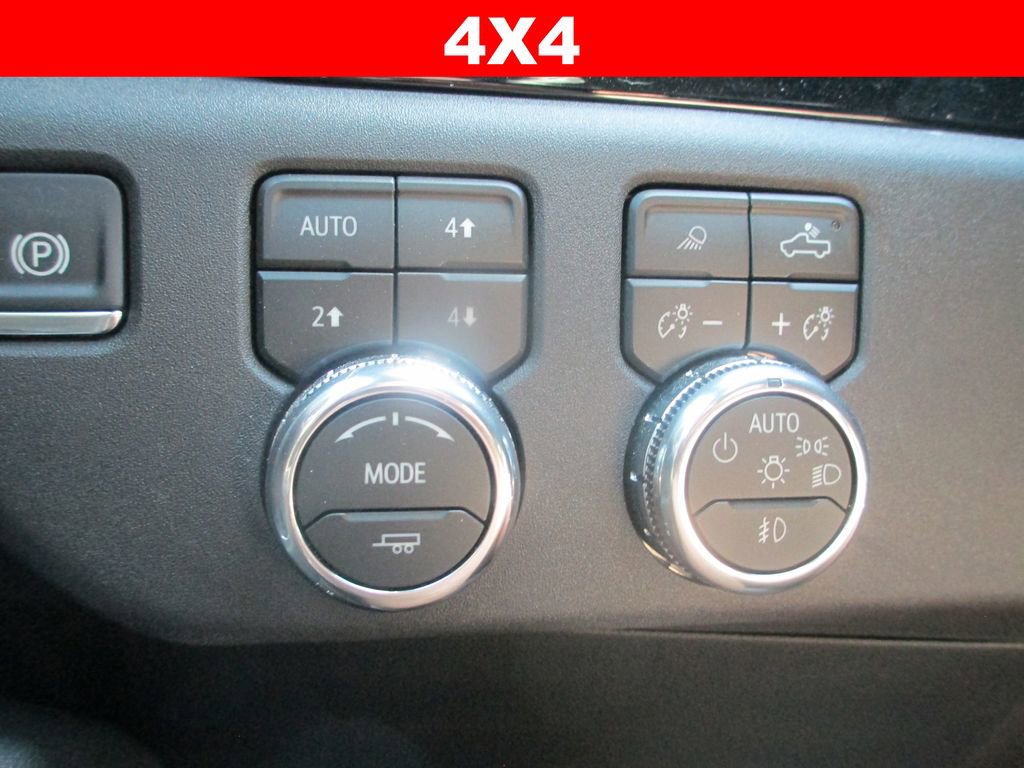 Used 2026 GMC Sierra 1500 SLT w/ SLT Premium Plus Package AWD/4WD image 30