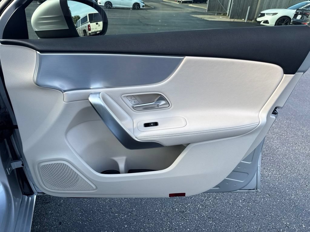 Used 2022 Mercedes-Benz A 220 image 39