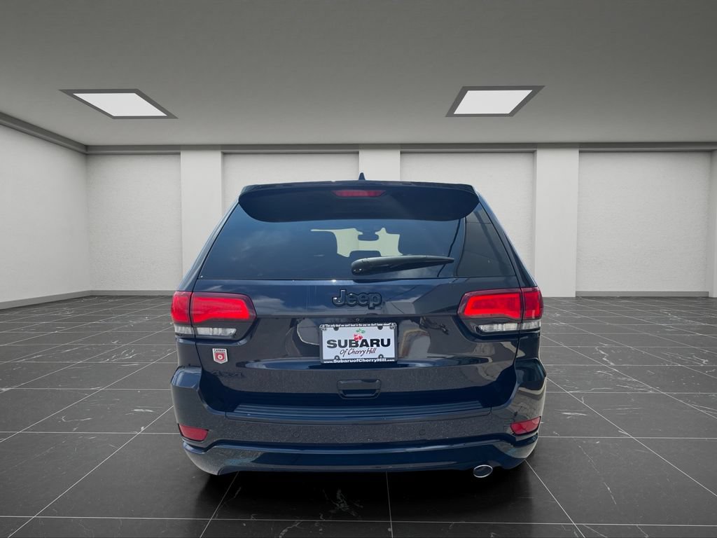 Used 2018 Jeep Grand Cherokee Altitude AWD/4WD image 5