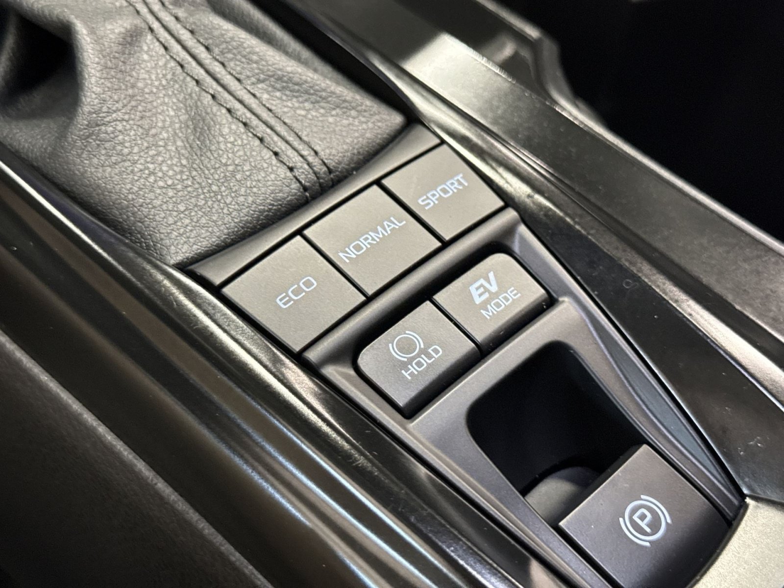 Used 2025 Toyota Camry LE w/ Convenience Package AWD/4WD image 34