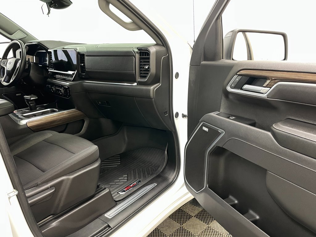 Used 2025 Chevrolet Silverado 1500 RST w/ Convenience Package II image 37