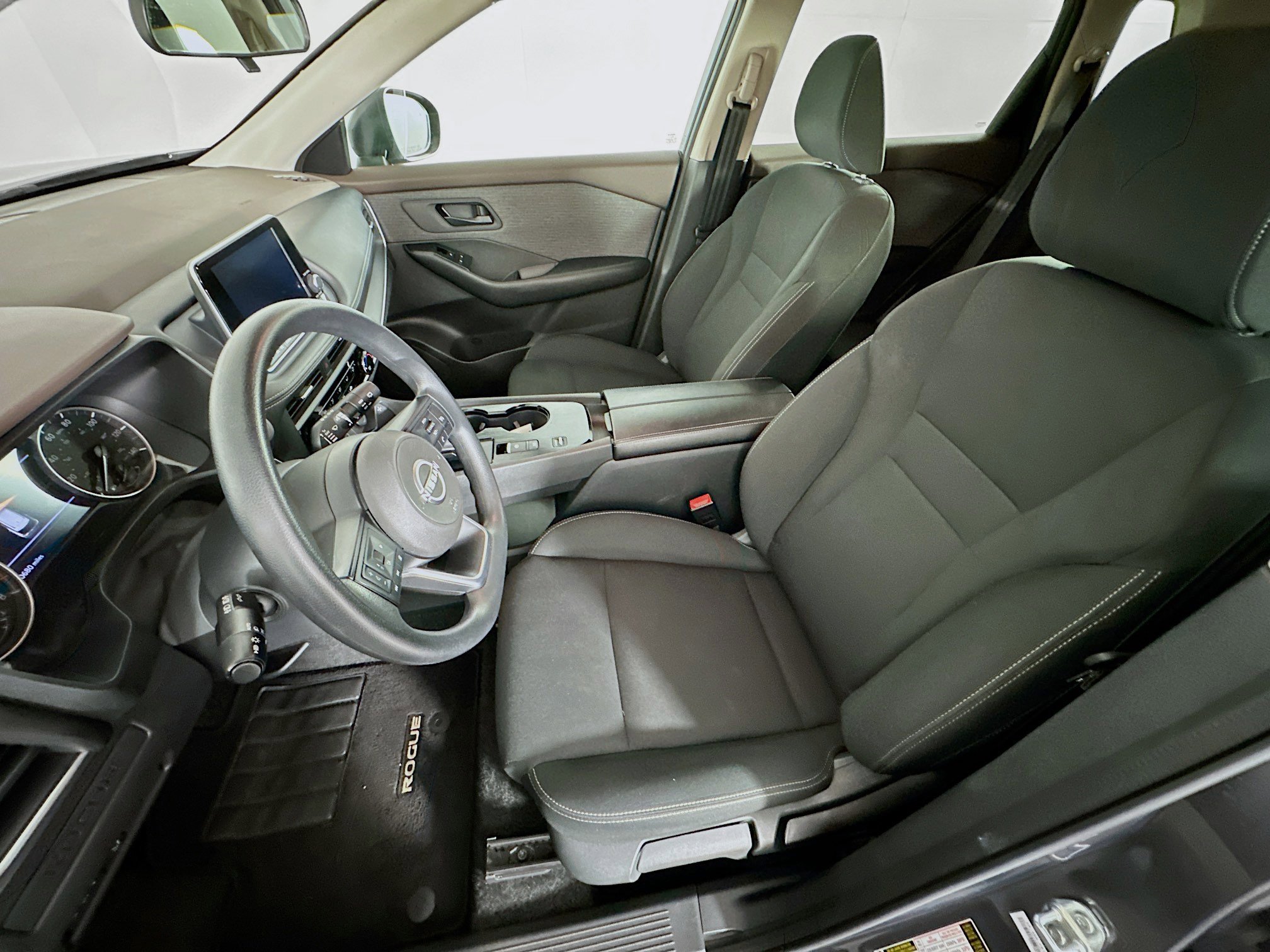 Used 2023 Nissan Rogue S image 13