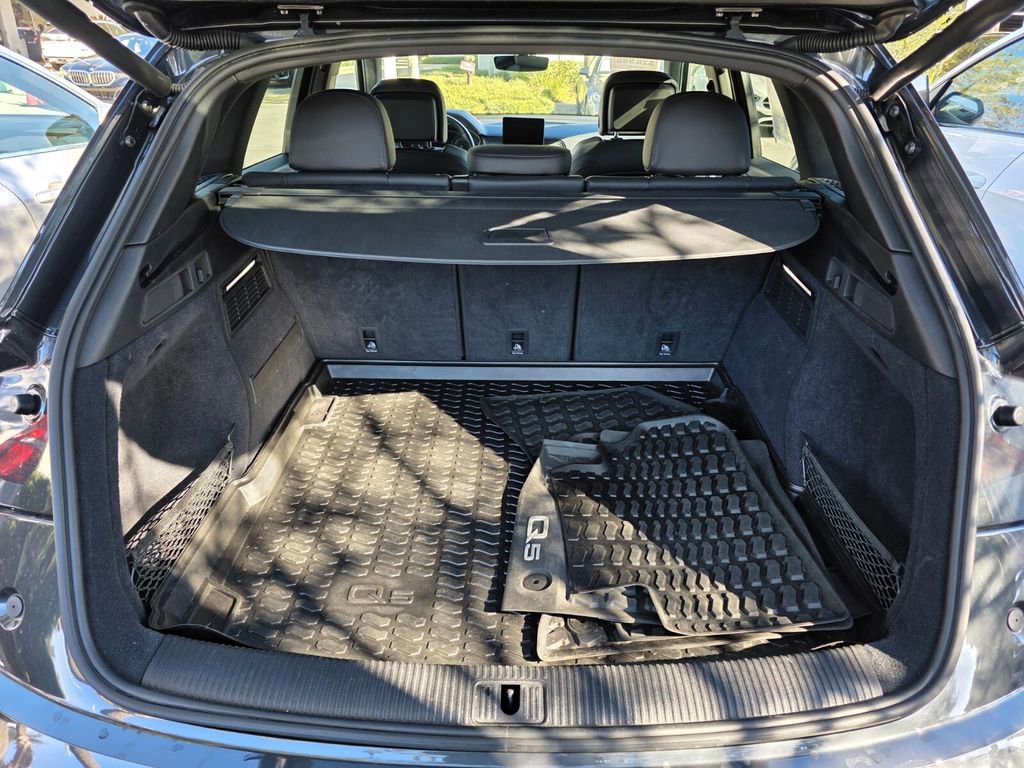 Used 2020 Audi Q5 2.0T Premium w/ Titanium Sport Package image 16