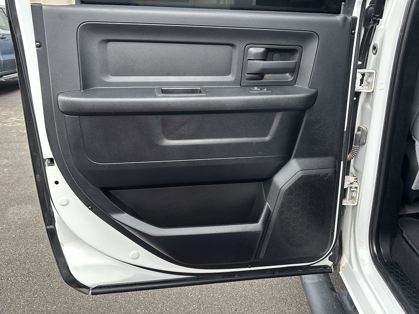 Used 2018 RAM 2500 Tradesman w/ Chrome Appearance Group image 18