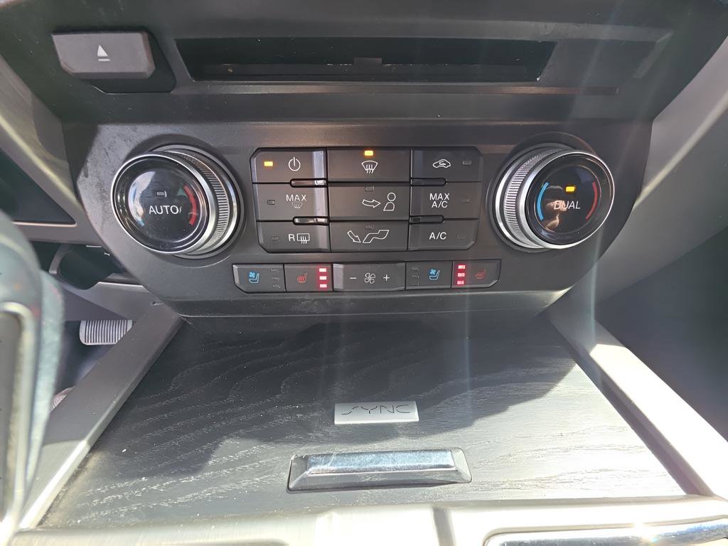 Used 2018 Ford F150 Platinum w/ Equipment Group 701A Luxury image 16