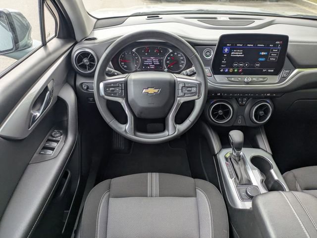 Used 2025 Chevrolet Blazer LT image 28