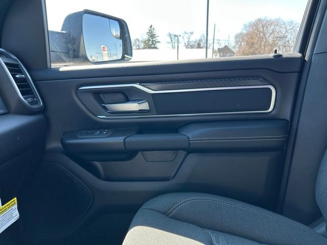 New 2026 RAM 1500 4x4 Crew Cab image 36