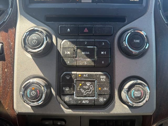 Used 2016 Ford F250 Lariat w/ Lariat Ultimate Package AWD/4WD image 31