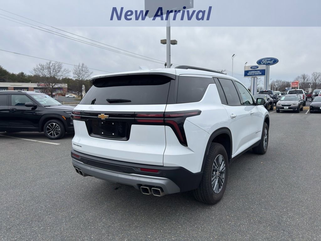 Certified 2025 Chevrolet Traverse LT image 3