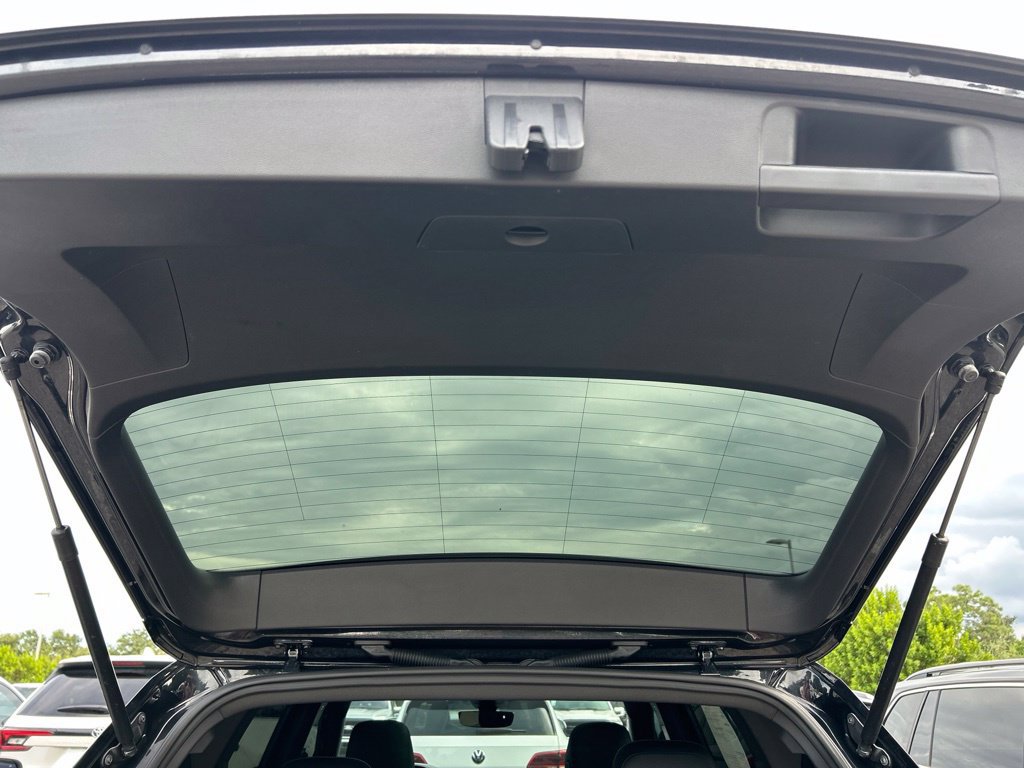 Certified 2023 Volkswagen Tiguan SE R-Line FWD image 53