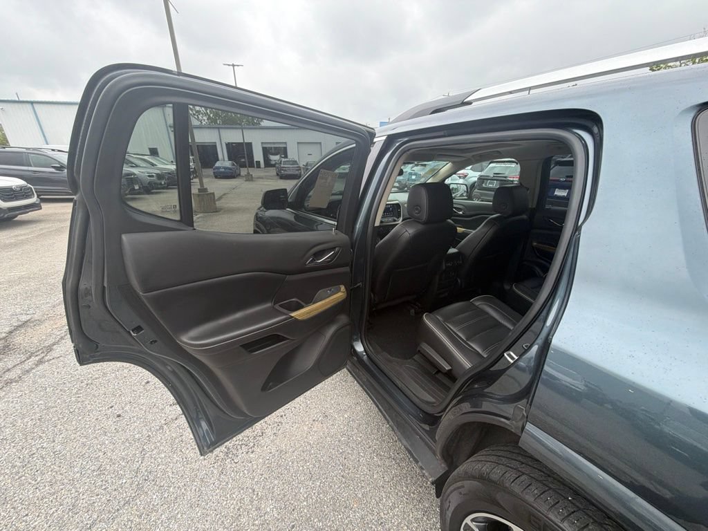Used 2019 GMC Acadia Denali w/ Technology Package AWD/4WD image 8