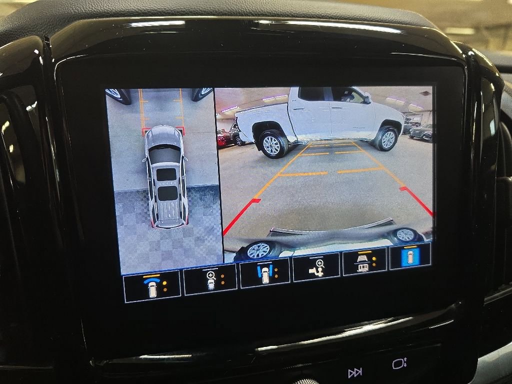 Used 2023 Chevrolet Traverse Premier AWD/4WD image 20