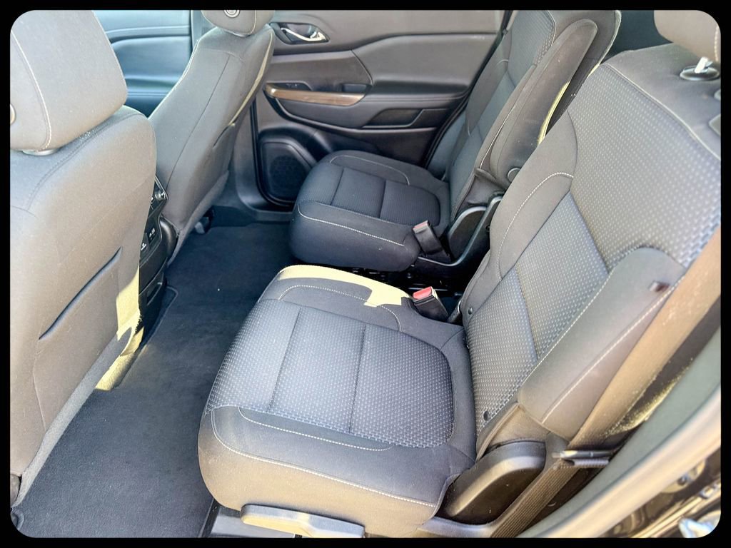 Used 2023 GMC Acadia SLE w/ Driver Convenience Package FWD image 28