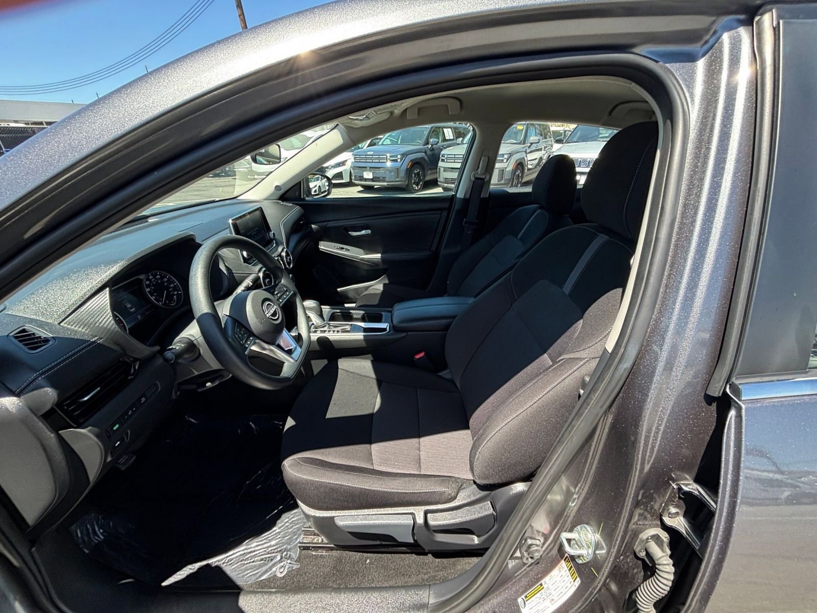 Used 2025 Nissan Sentra SV image 27