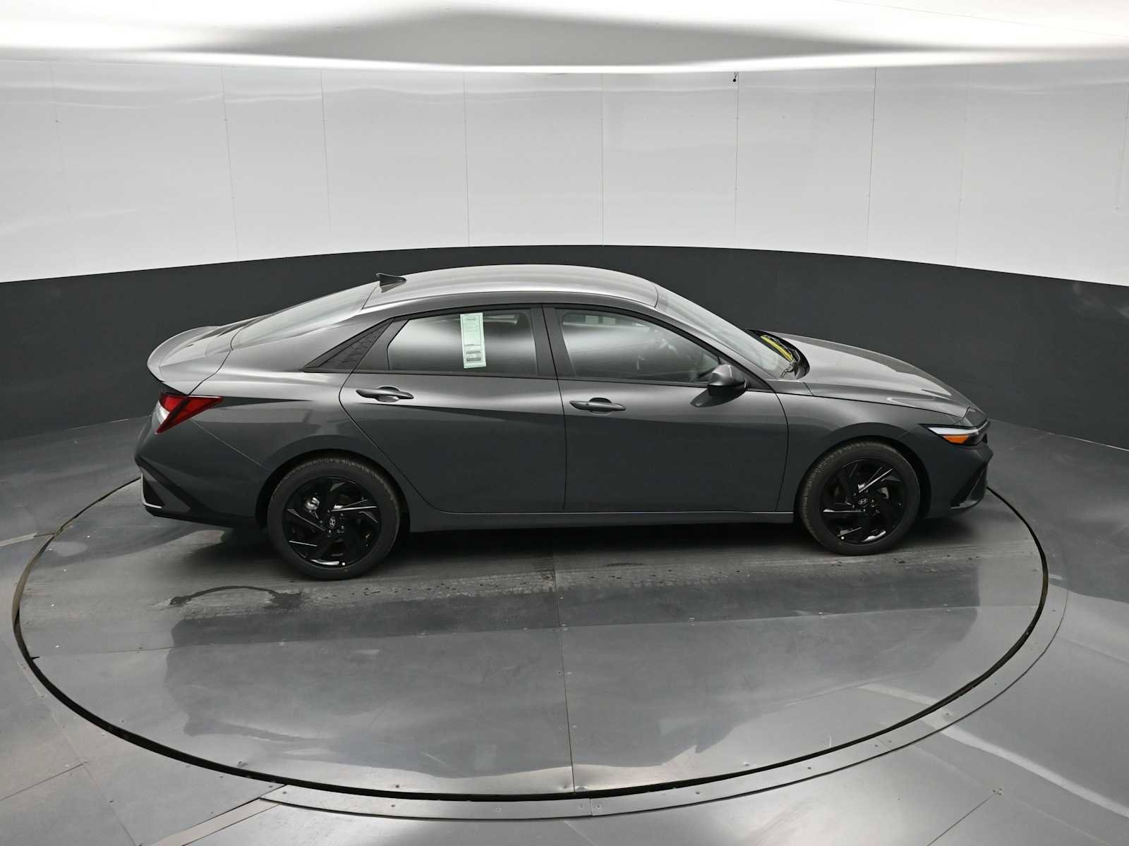 New 2026 Hyundai Elantra Sport FWD image 31