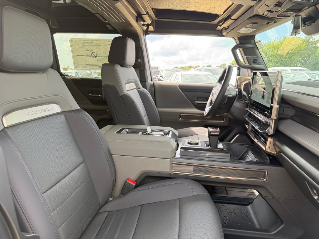 New 2025 GMC Hummer EV 2X w/ LPO, Dark Essentials Package AWD/4WD image 43