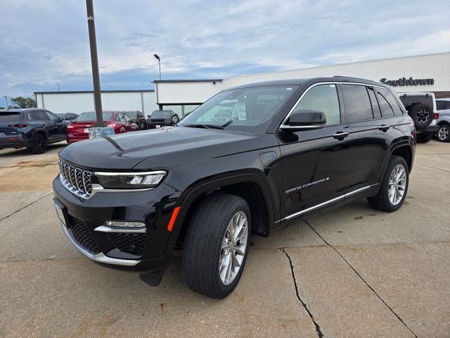 Used 2022 Jeep Grand Cherokee Summit w/ Advanced Protech Group IV AWD/4WD image 3