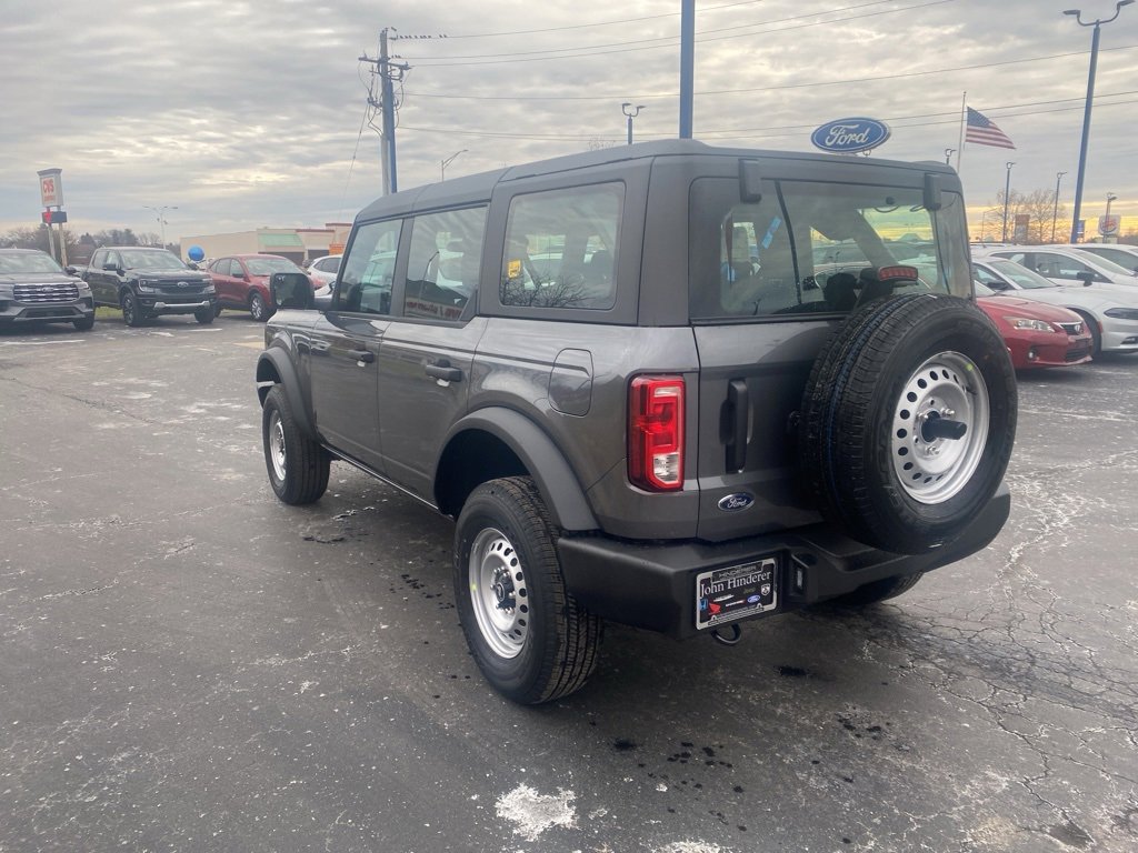 New 2025 Ford Bronco 4-Door image 4