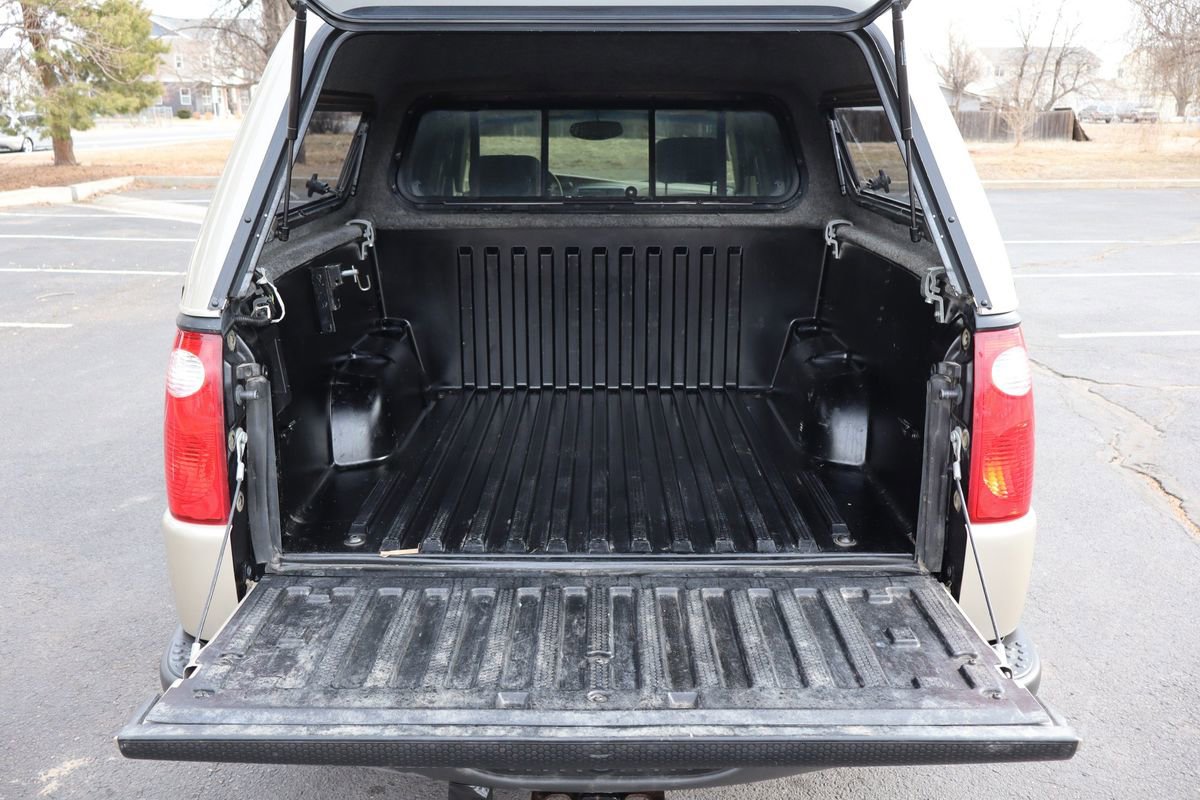 Used 2004 Ford Explorer Sport Trac XLT image 15