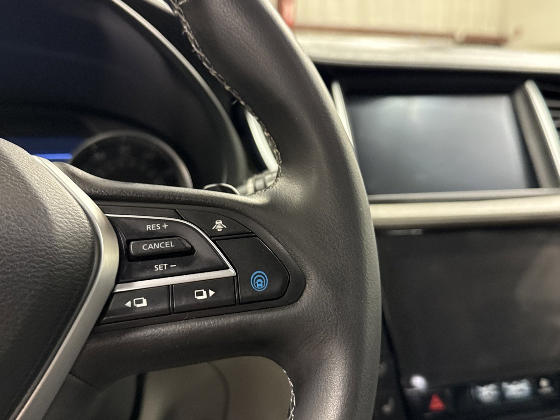 Used 2024 INFINITI QX50 Luxe image 11