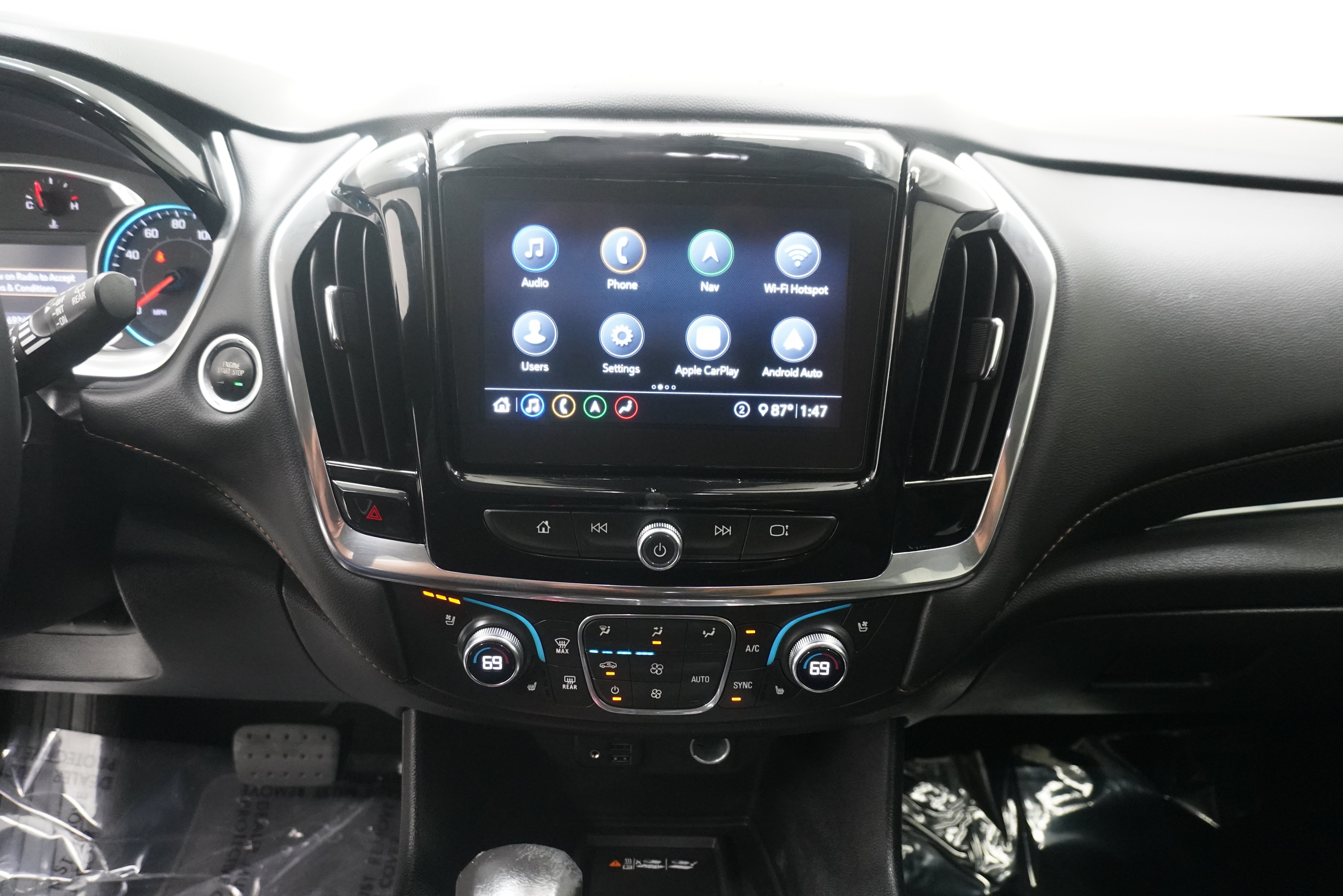 Used 2021 Chevrolet Traverse Premier w/ Redline Edition FWD image 22