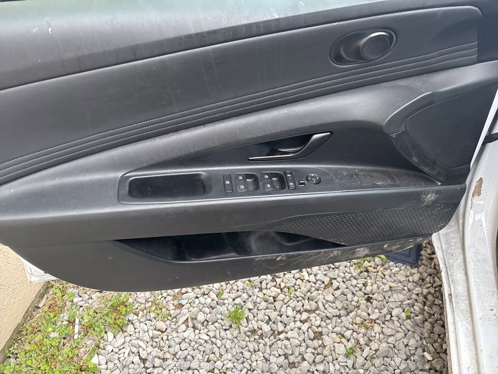 Used 2025 Hyundai Elantra Sport FWD image 5