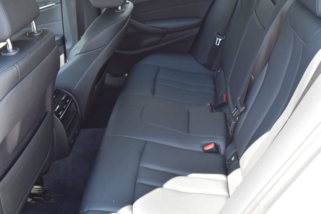 Used 2018 BMW 530i w/ Premium Package RWD image 9