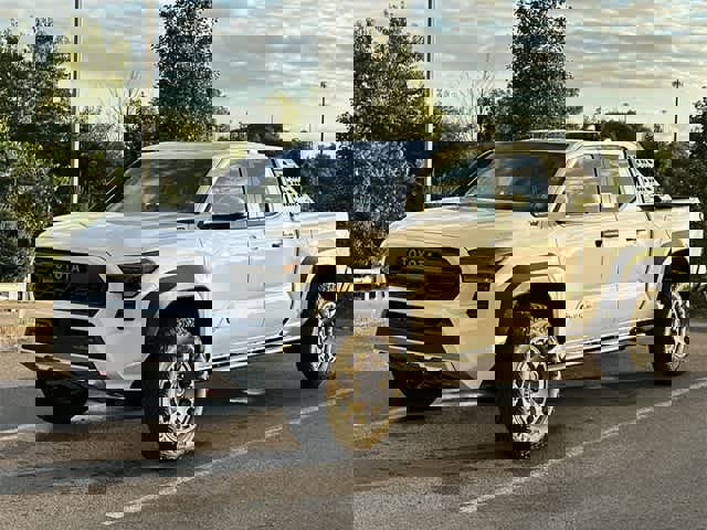 Used 2025 Toyota Tacoma 4x4 Double Cab Hybrid image 1