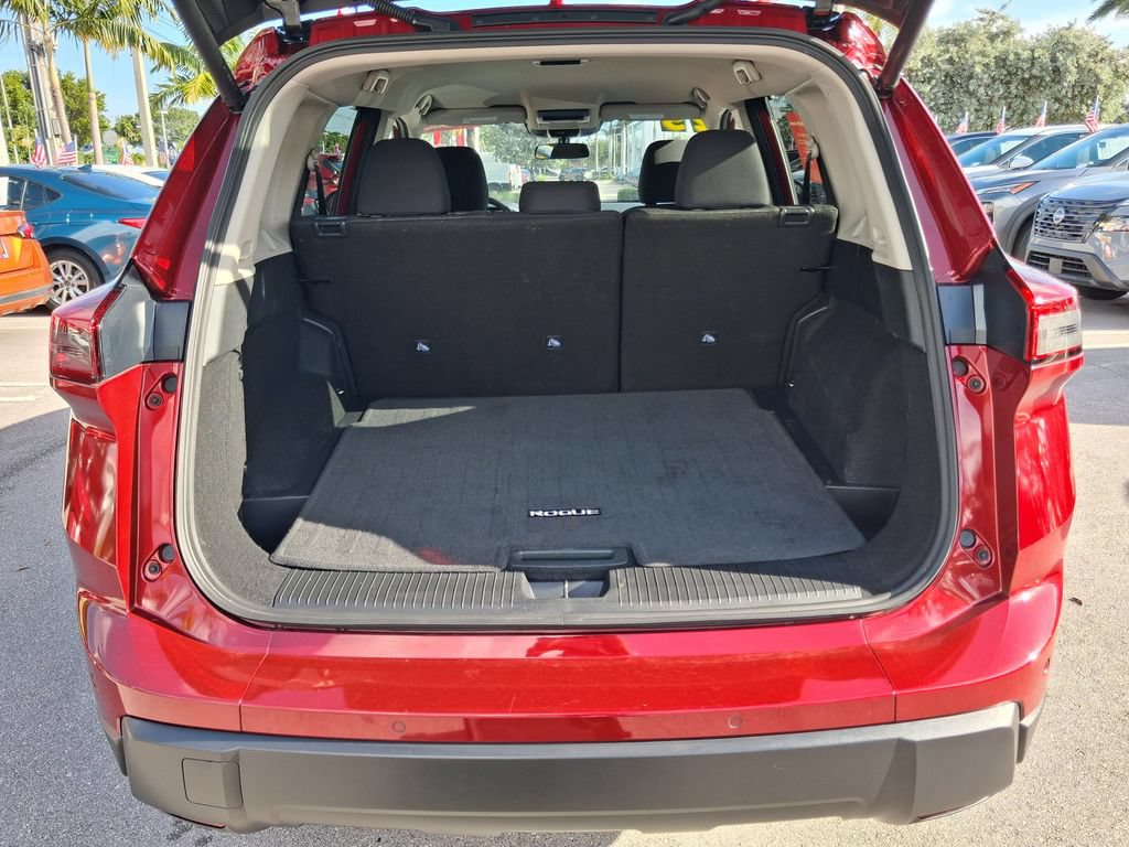 Used 2026 Nissan Rogue SV FWD image 14