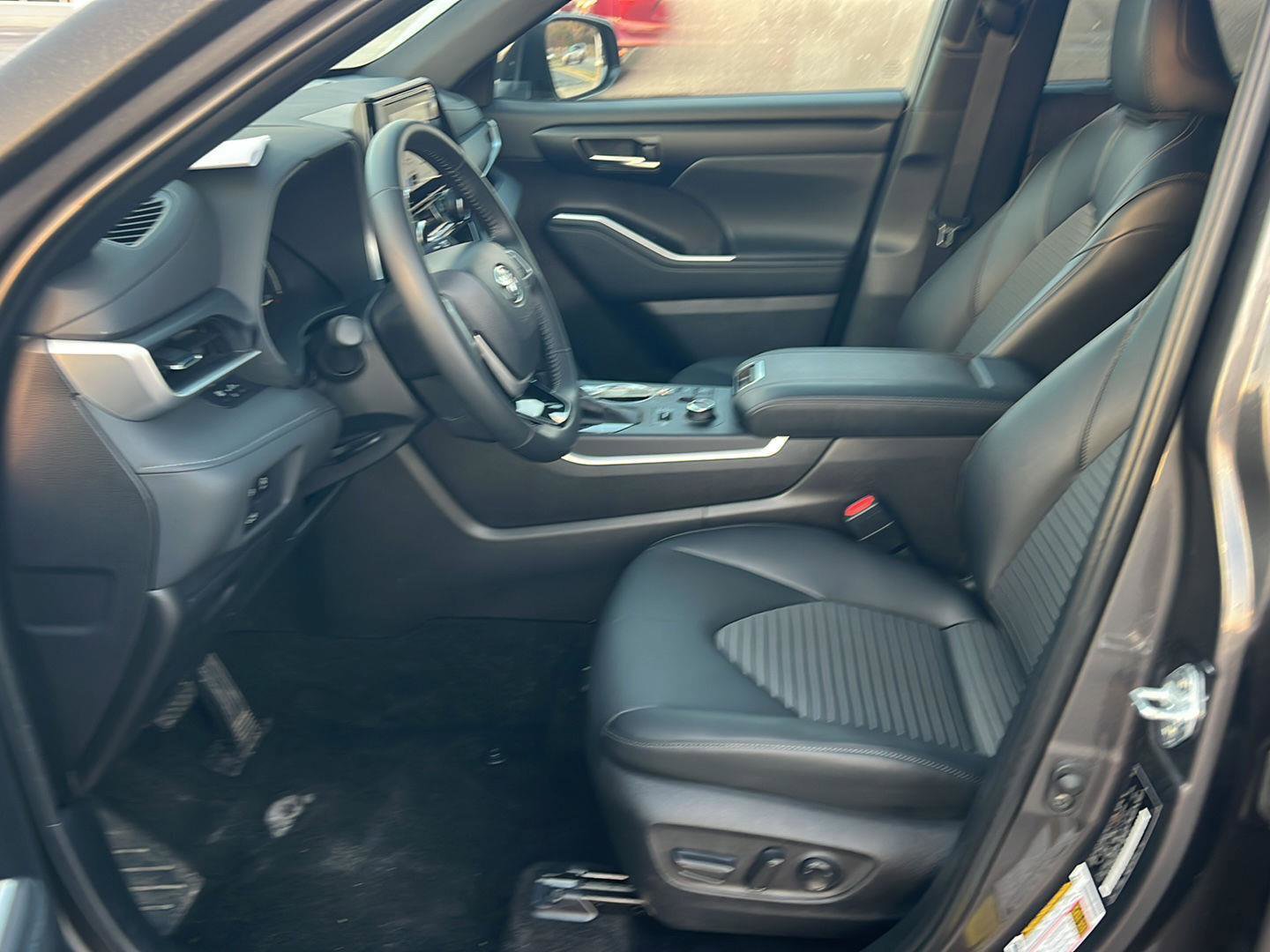 Certified 2025 Toyota Highlander XSE AWD/4WD image 11
