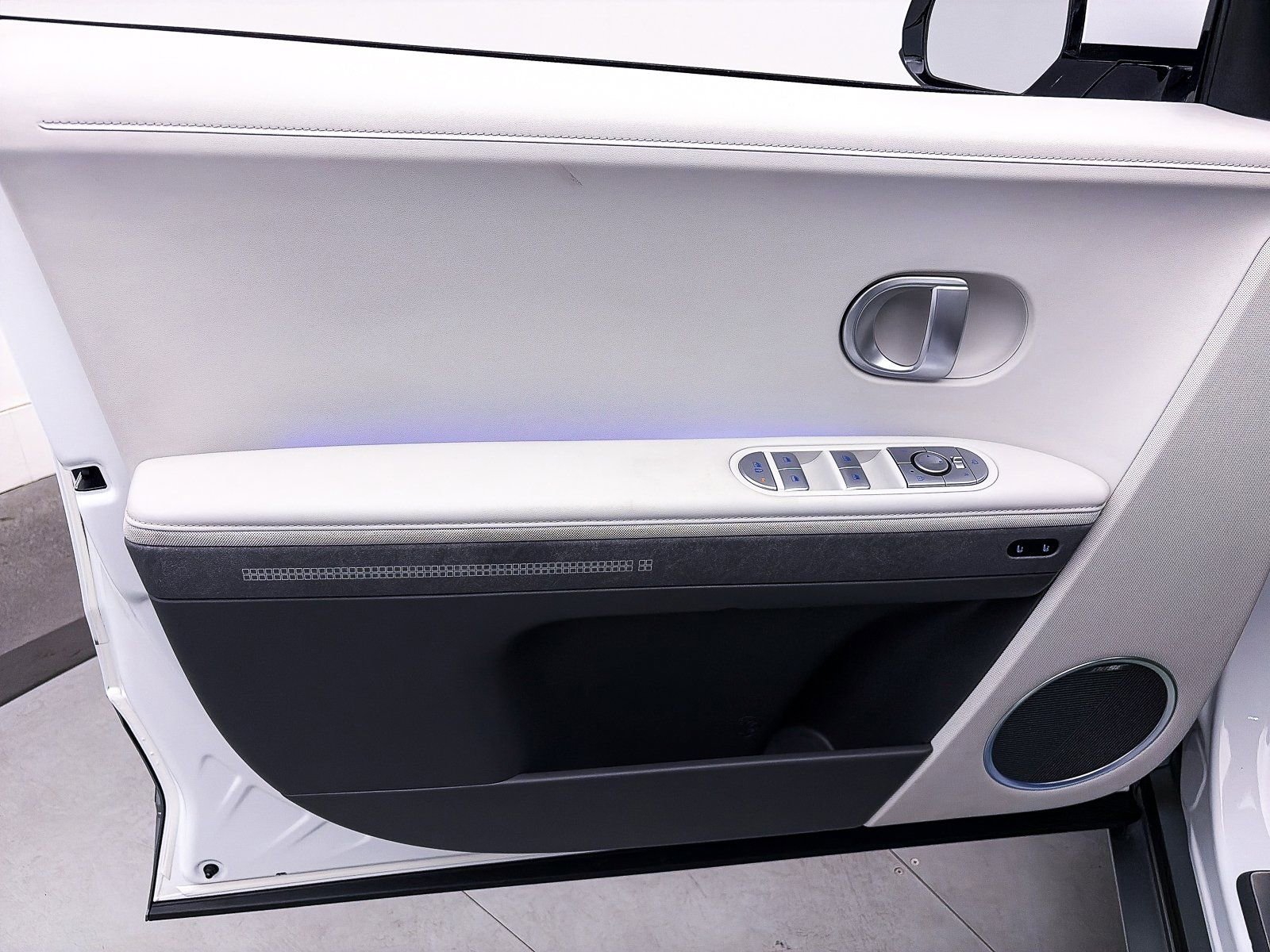 Used 2023 Hyundai Ioniq 5 Limited image 18