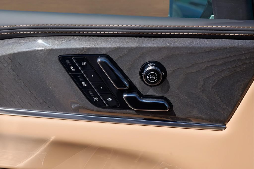 New 2025 Cadillac Escalade IQ Sport 2 AWD/4WD image 13
