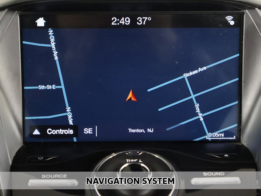 Used 2017 Ford Escape Titanium image 3