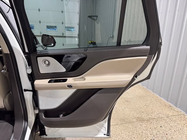 Used 2021 Lincoln Aviator Reserve w/ Equipment Group 202A AWD/4WD image 29