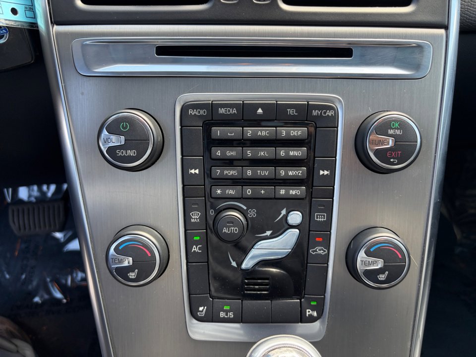 Used 2013 Volvo XC60 3.2 image 18