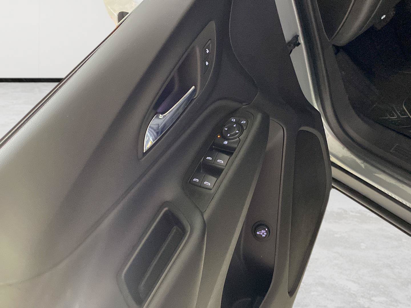 Used 2024 Chevrolet Equinox LT w/ LPO, Floor Liner Package FWD image 17