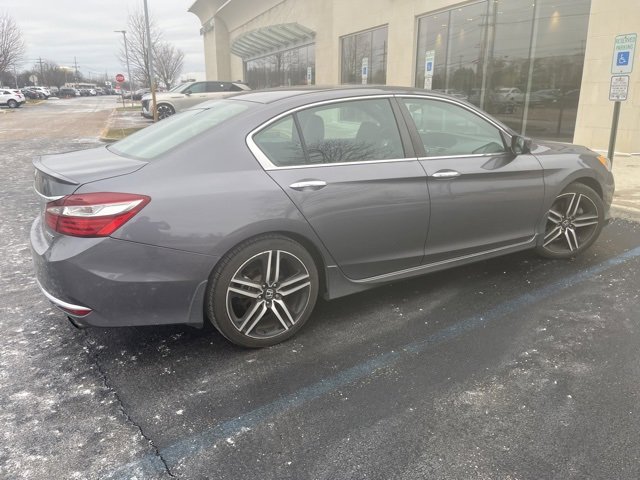 Used 2017 Honda Accord Sport Special Edition image 3