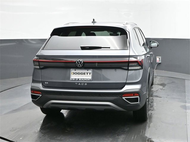 Used 2025 Volkswagen Taos SE w/ Panoramic Sunroof Package image 11