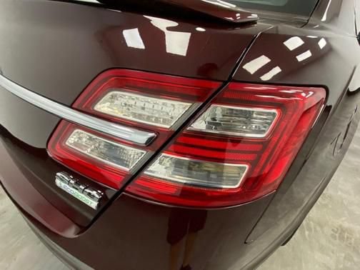 Used 2018 Ford Taurus SHO w/ Driver Assist Package AWD/4WD image 13
