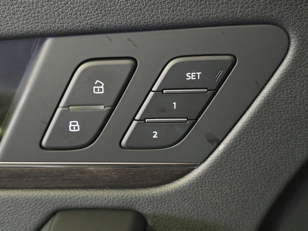 Certified 2025 Audi Q5 2.0T Premium Plus w/ Premium Plus Package image 9