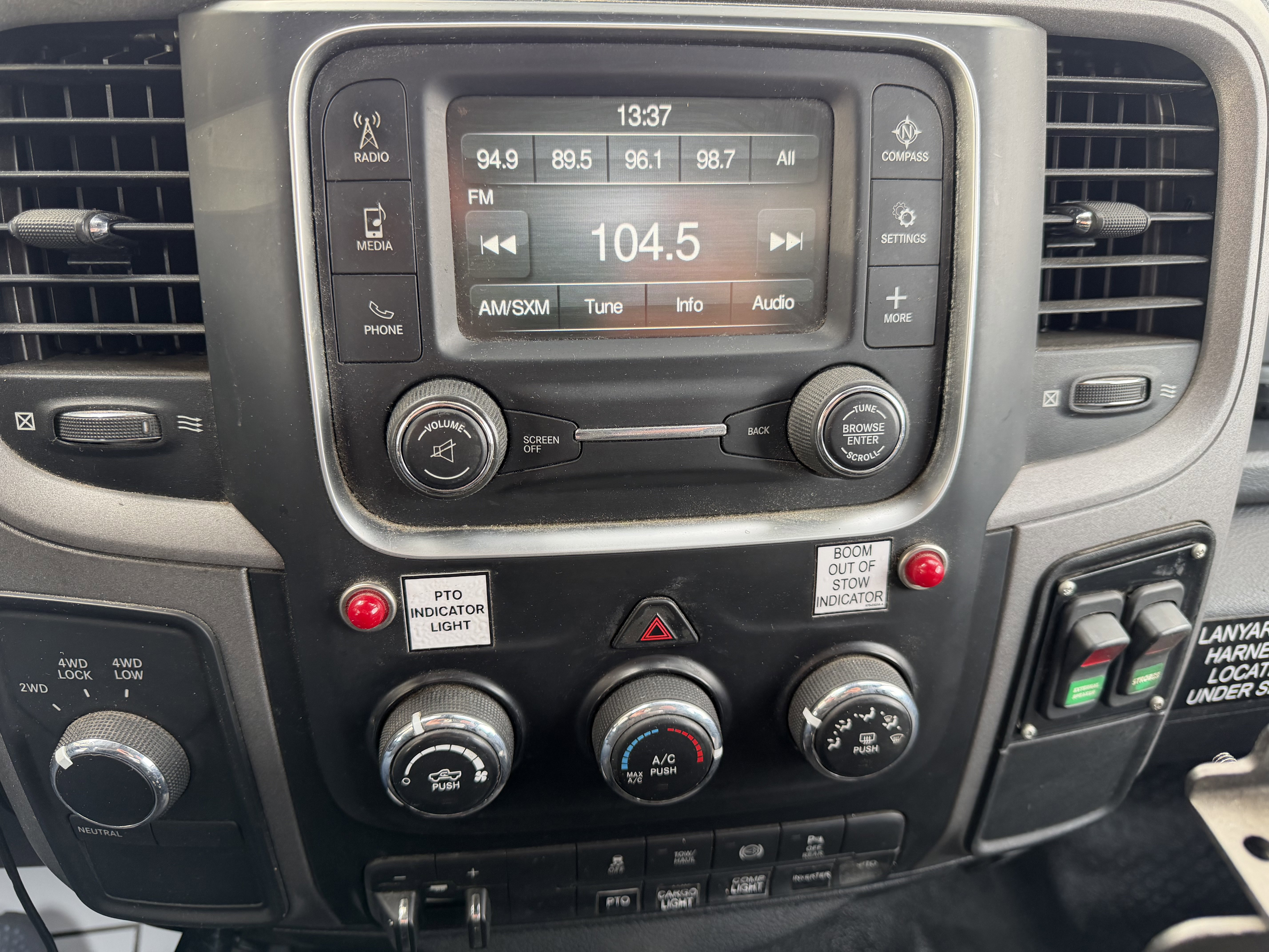 Used 2017 RAM 5500 Tradesman w/ Power & Remote Entry Group image 21